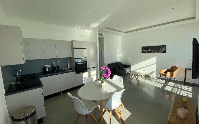 219 Promenade