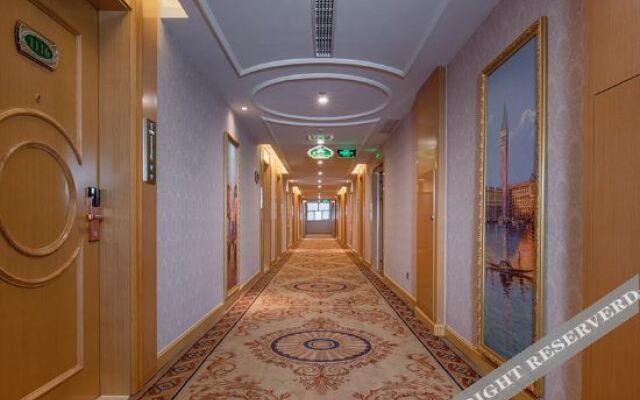 Vienna Hotel (Jiujiang Duchangxin Bus Station)