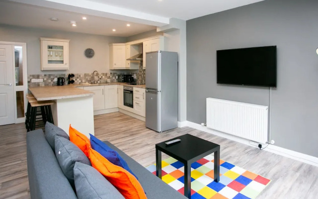 University Road Apartments