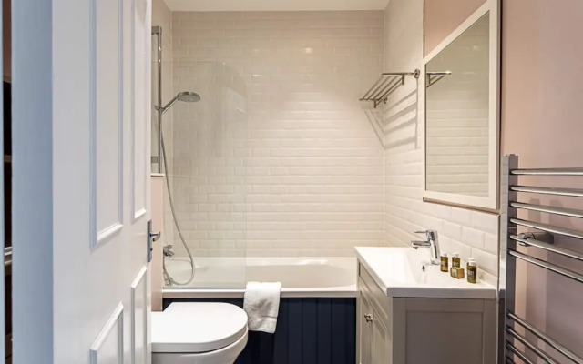 Newly Renovated One Bedroom Kensington Flat