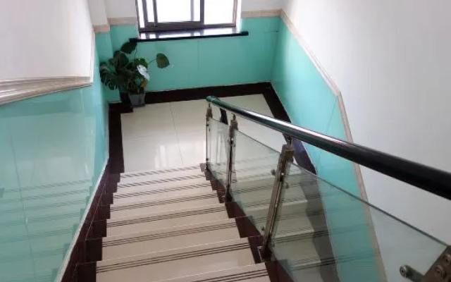 99 Xinyi Hotel (Shanghai Jiuxin Highway Shop)