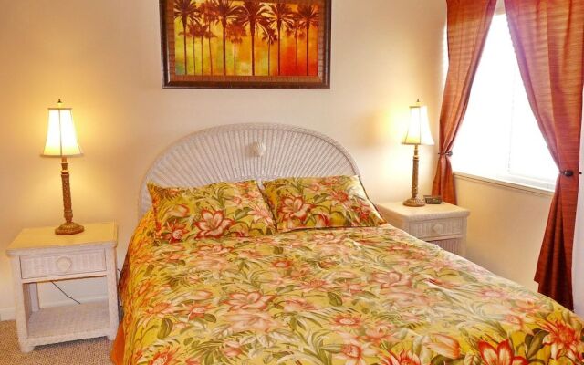 Breezy Condo With Deluxe Pool and Private Beach Access