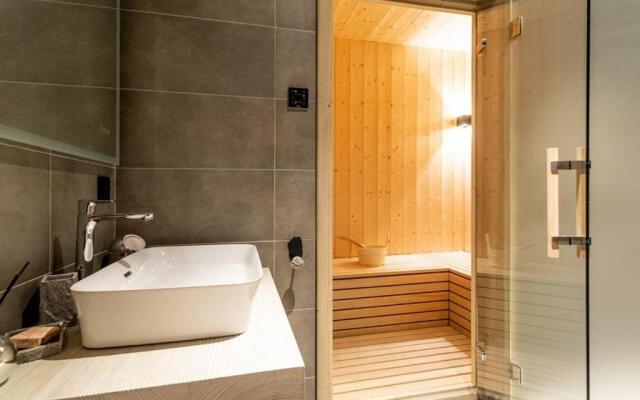 Chalet Montvalezan-La Rosière, 8 pièces, 14 personnes - FR-1-398-621