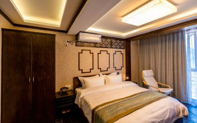 Moon Flower Hotel