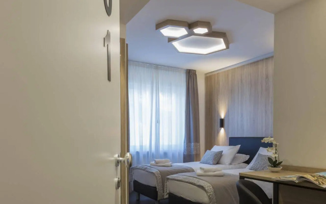 Tourist Hotel