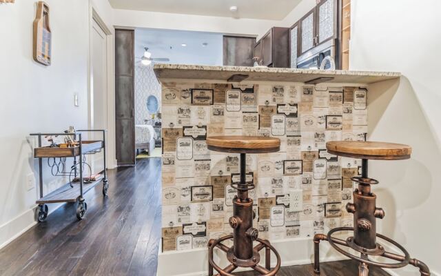 Dream Condo in Desirable West End!