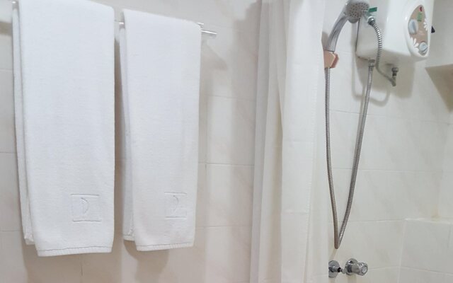 Roxas President's Inn