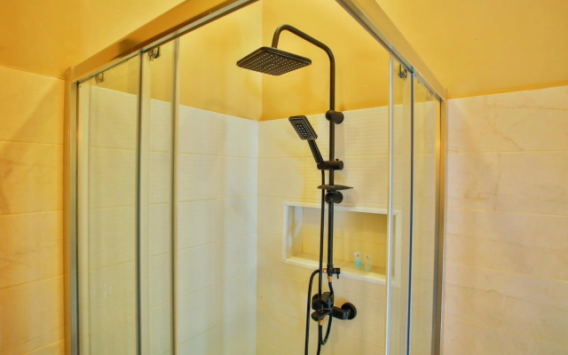 Entire apartment hosted by Keti