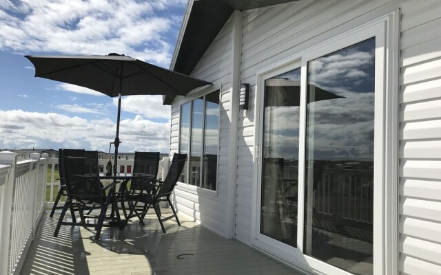 Luxury Lodge Embo