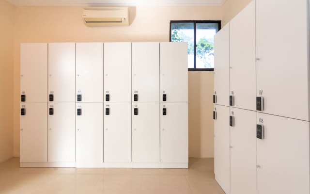 Momostay Capsule Hotel