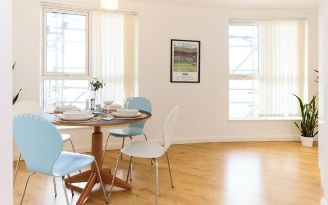 The Queensland Sanctuary - Trendy 2bdr Flat With Terrace