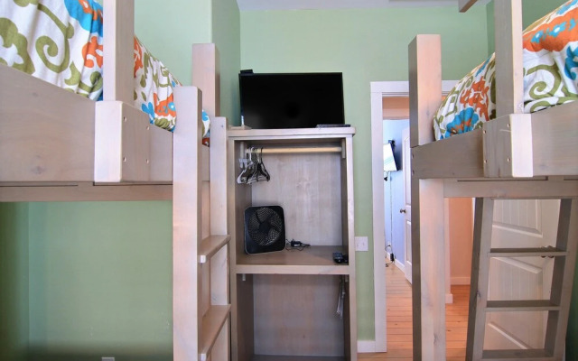 Purple Pelican - 4 Br home