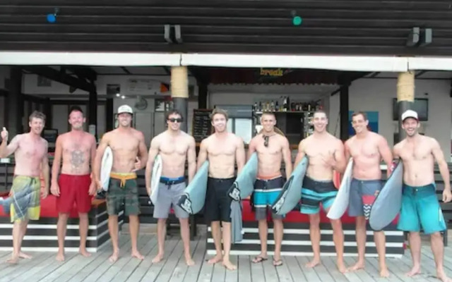 Funky Fish Beach & Surf Resort - Hostel