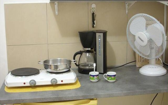 Studette-Bonbonnière