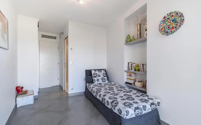 Brand new two bedrooms on the Croisette