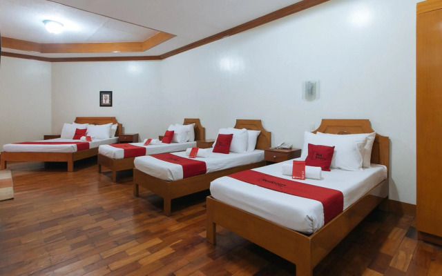 RedDoorz Premium @ Nick Hotel Gerona Tarlac