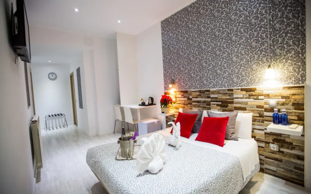 Hostal Adis