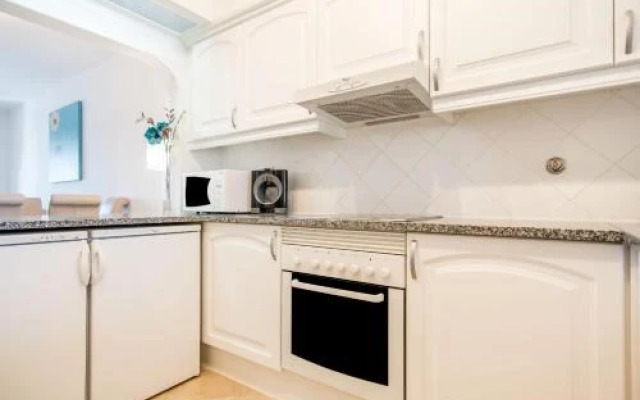 #025 Relaxing and Quiet House with Pool