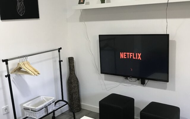 Valdefuentes Apartment