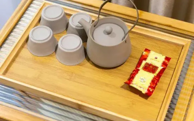 Fuxianlai Homestay (Haigongshang Riyue Square)