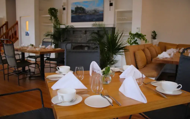 Sooke Harbour House