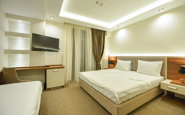 Hotel Lazaro