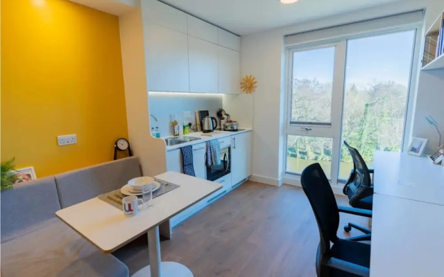 Student Only Riverside House