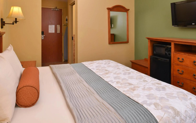 Country Hearth Inn & Suites Edwardsville St. Louis