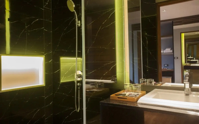 The Glory Gold Hotel