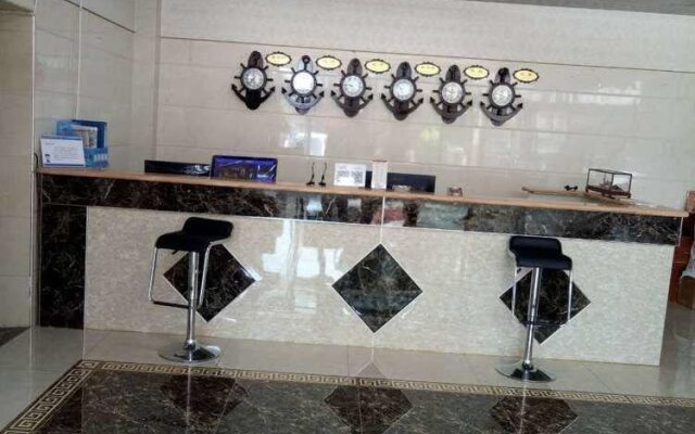 Huayun Business Hotel