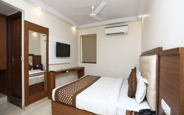 OYO 14687 Hotel Avtar