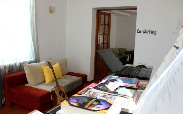 10000MILES Hostel
