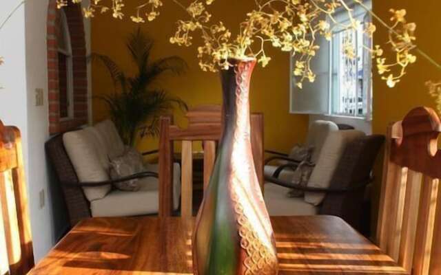 Casa Karina - Emiliano Zapata by MDR