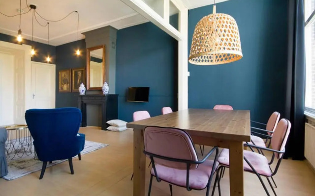 2 Bedroom 2 Bathroom Canal Apartment