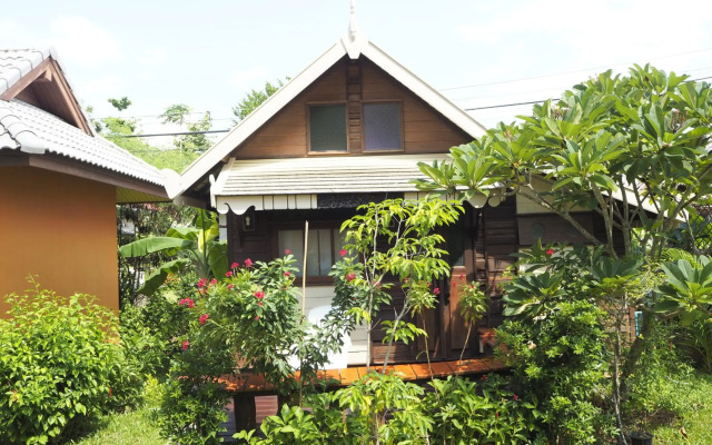 Lanta Fevrier Resort