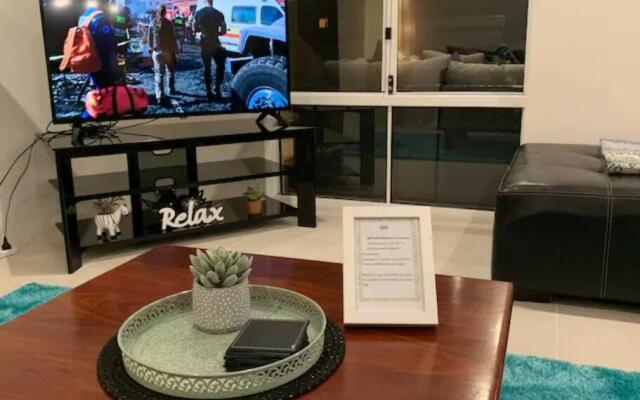 Sandpiper Island Tranquil Waterfront Views & Jetty