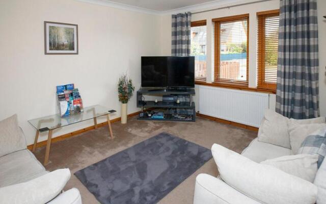 Luxury 2 Bedroom Semi detached House with parking