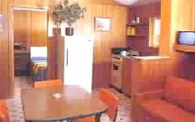 Adams Beach Cottages