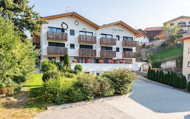 Lapis Monti - Apartments & Suites