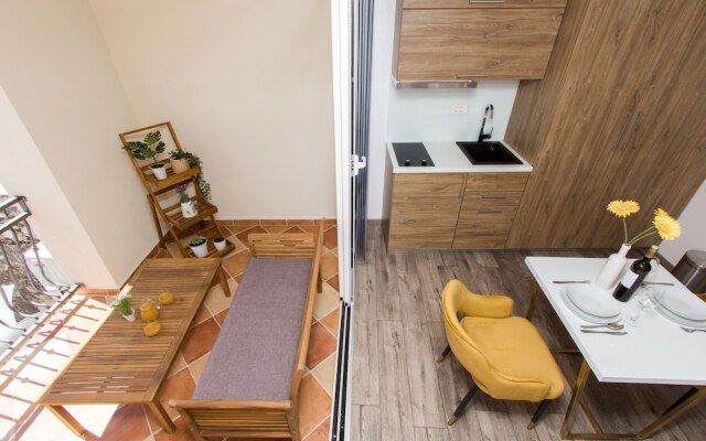 Park Plaza Suites