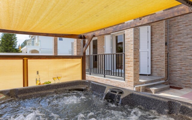 Ayia Thekla Sea Breeze Villa