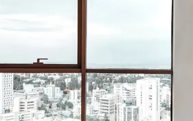 WealthyStays Skyhigh Central