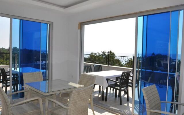 Beachway Hotel Side