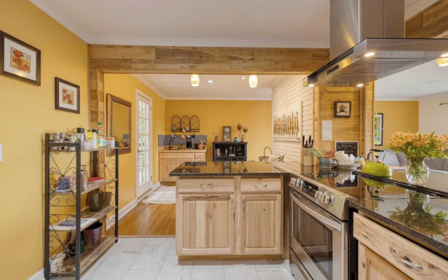 Asheville Sunset 10min to Asheville + Ping Pong