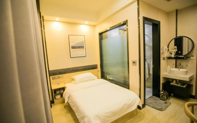 Karamay helan theme hotel