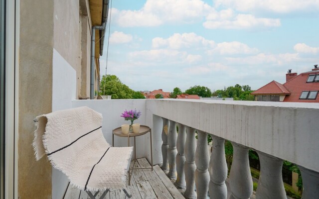 Spacious Apartment Saperów by Renters