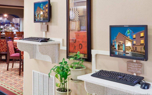 Holiday Inn Express Hotel & Suites Frackville by IHG