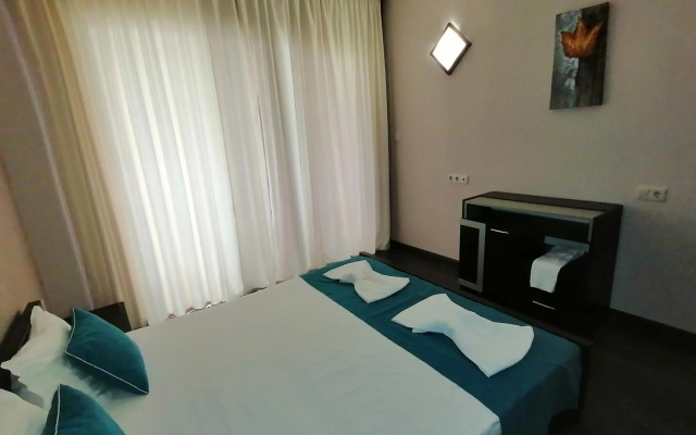 Apart-Hotel "Bendita-Mare"