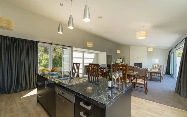 Gemini Lake View Villa