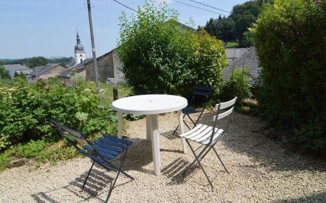 Modern Farmhouse in Chassepierre with Terrace